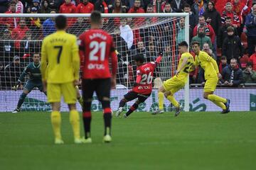 Takefusa Kubo shoots to score his debut goal in LaLiga.