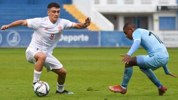 Alberto Moleiro durante un partido con la Selecci&oacute;n Espa&ntilde;ola.