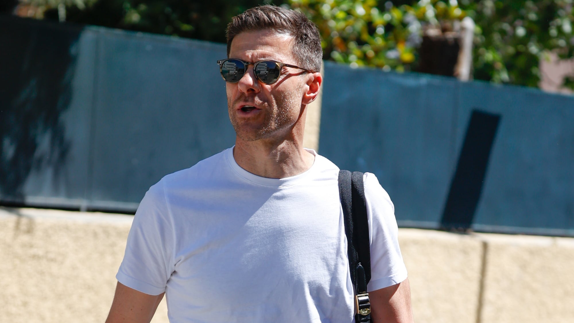 Xabi Alonso llega a su casa en Madrid
