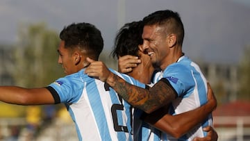 Futbol, Magallanes vs Coquimbo Unido
 Segunda fecha, Campeonato Loto 2018.
 El jugador de Magallanes  Mark Gonzalez, izquierda derecha centro,  celebra su gol contra Coquimbo Unido durante el partido de primera B en el estadio San Bernardo
 Santiago, Chil