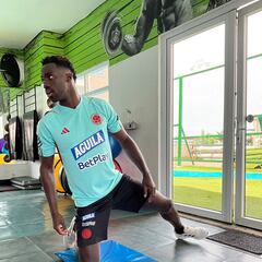 Galatasaray incluye a Davinson Sánchez en la lista para Champions