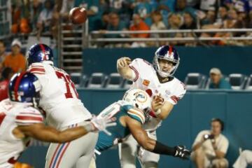 Eli Manning ofreci¨® la mejor versi¨®n de s¨ª mismo y complet¨® un espectacular partido en el que sum¨® 337 yardas en una impecable serie de 27 de 31, con 4 touchdowns y ninguna intercepci¨®n. Sin duda fue el gran protagonista del partido, con su receptor estrella Odell Beckham Jr. como fiel escudero.