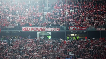 Aficionados del Bayern durante el partido de ida de cuartos de final de la Champions League contra el Real Madrid.