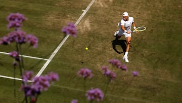 Jan-Lennard Struff, contra Felix Auger Aliassime en Wimbledon.