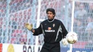 <B>SALIDA EXTRAÑA.</b> Bonano aún se pregunta por su paso por Barcelona.