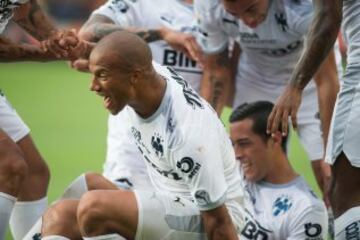 Carlos Sánchez puso el 1-0, dándole la ventaja a Rayados por el gol de visitante.