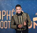 Memphis Depay wins Ligue 1 goal of the season award