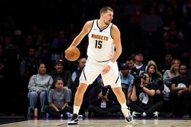 Edad: 30 | Posición: Pívote | En la cancha: 55,2 millones | Fuera de la cancha: 8 millones