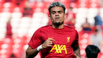 Liverpool (United Kingdom), 21/09/2024.- Luis Díaz of Liverpool warming up during the English Premier League match between Liverpool and AFC Bournemouth in Liverpool, Britain, 21 September 2024. (Reino Unido) EFE/EPA/TIM KEETON EDITORIAL USE ONLY. No use with unauthorized audio, video, data, fixture lists, club/league logos, 'live' services or NFTs. Online in-match use limited to 120 images, no video emulation. No use in betting, games or single club/league/player publications.