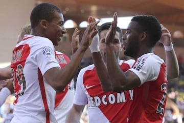 Mbappé y Lemar celebran un gol del Mónaco.