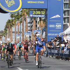 Kittel confirma su tiranía en los sprints: hat-trick y general