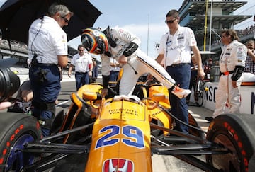 Fernando Alonso dejó de competir en el Gran Premio de Mónaco de 2017 para poder disputar las 500 millas de Indianapolis. El asturiano hizo una buena carrera pero tuvo que abandonar a falta de 20 vueltas para el final tras romper el motor. 