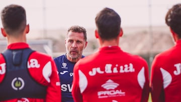 Curro Torres, en un entrenamiento con el Murcia.