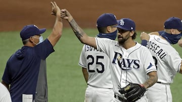 Los Rays rompieron con la racha de 12 duelos al hilo en el inicio de campaña de los Yankees con al menos un cuadrangular, limitándolos a dos hits.