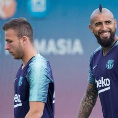 Lesión de Arthur favorece a Vidal para duelos clave de Barcelona