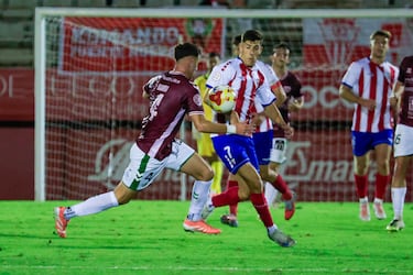 El Algeciras sale del descenso a costa del Antequera