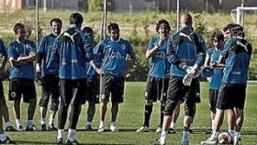 <b>FUERZA PUCELANA. </b>El Valladolid se entrenó ayer en la Ciudad Deportiva del Sevilla. Será esta tarde-noche un duro rival para el Betis.