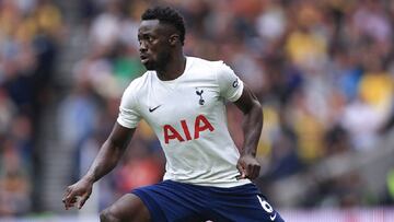 Tottenham cambia planes para esperar a Davinson Sánchez