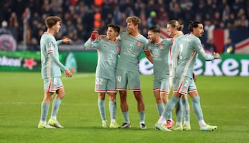 Llorente puso el balón en el área, Sorloth amagó con rozar la bola, pero no lo hizo y el esférico entró en la portería del equipo checo.