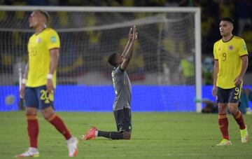 La Selección de Reinaldo Rueda sumó su tercer empate consecutivo al igualar 0-0 ante Ecuador en Barranquilla. Hubo polémica en el final.