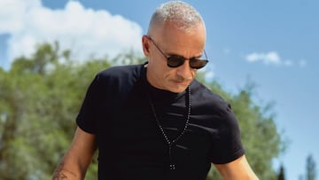 Eros Ramazzotti presenta a su jovencísima pareja