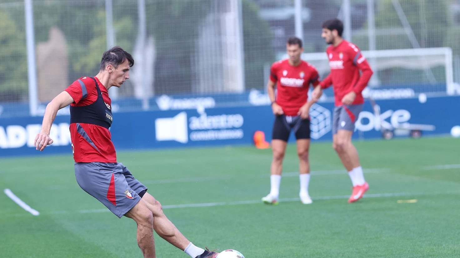 Budimir se incorpora a los entrenamientos de Osasuna