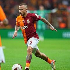 Angeliño no jugará más en el Galatasaray