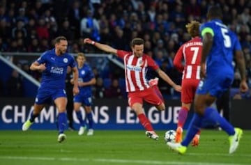 Saúl con el balón. 