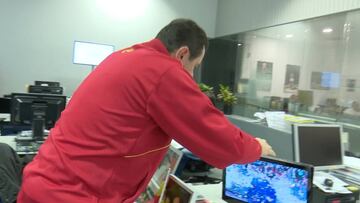 Roncero casi rompe la televisión con el gol de Isco a Inglaterra