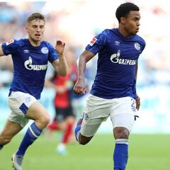 Weston McKennie reaches the big fifty in the Bundesliga