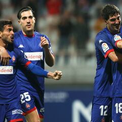 Peña da una vida extra al Amore