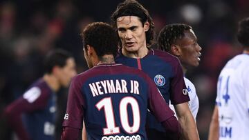 Cavani, junto a Neymar.