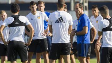 Voro, durante su primer entrenamiento con el Valencia.