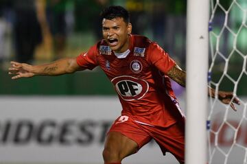 Walter Bou of Chile's Union La Calera, celebrates his goal against Brazil\x92s Chapecoense, during their 2019 Copa Sudamericana football match held at Arena Conda stadium, in Chapeco, Brazil on February 19, 2019. (Photo by NELSON ALMEIDA / AFP)