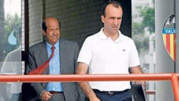 <b>MUCHO TRABAJO. </b>Manuel Llorente y Javier Gómez buscan fórmulas para equilibrar el presupuesto.