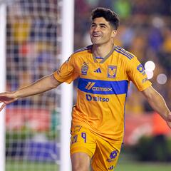 Nico Ibáñez recibe naturalización mexicana