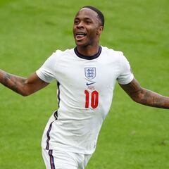 Manchester City forward Raheem Sterling offered to Real Madrid