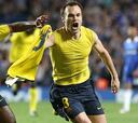Iniesta resucita el sueño de la triple corona