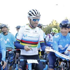 Valverde inicia su gira con el maillot arcoíris en Varese