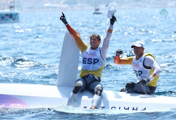 La pareja de 49er formada por Diego Botín y Florian Trittel le ha dado, el primer oro para España