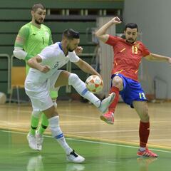 Dos 'chinazos' y España encarrila el pase al Europeo