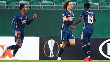 Soccer Football - Europa League - Group B - SK Rapid Wien v Arsenal - Allianz Stadion, Vienna, Austria - October 22, 2020 Arsenal&#039;s David Luiz celebrates scoring their first goal with Thomas Partey and Gabriel Magalhaes REUTERS/Lisi Niesner