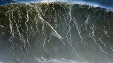 Surf en Nazar&eacute;, en directo hoy: las olas gigantes del hurac&aacute;n Epsilon, en vivo.