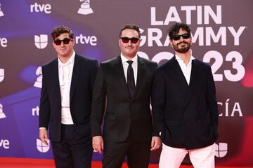 Los artistas Julio Ramírez, Jesús Navarro y Bibi Marín de la banda Reik posan durante el photocall previo a la gala de entrega de los Latin Grammy 2023.