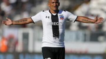Humberto Suazo y Emiliano Vecchio recibieron dos fechas de castigo.