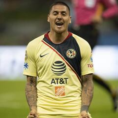 Afición del América celebra doblete de Nico Castillo