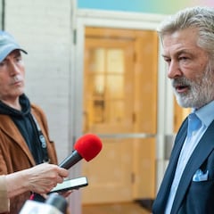 Alec Baldwin, “absolutamente devastado”, cancela sus próximos proyectos