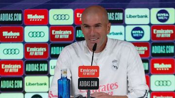 GRAF5673. MADRID, 07/11/2020.- El entrenador del Real Madrid Zinedine Zidane, durante la rueda de prensa ofrecida esta mañana en la Ciudad Deportiva de Valdebebas. EFE/Realmadrid.com - SOLO USO EDITORIAL / NO VENTAS / NO ARCHIVOS / SOLO USO EN ESPA