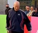 ¡Impresionante Zidane a sus 53 años! El vídeo regateando a todo el que se acerca que se ha hecho viral