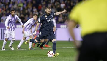 El 10 de marzo de 2019 Benzema marcó dos goles en el estadio de Zorrilla. En la imagen, el 1-2 de penalti.